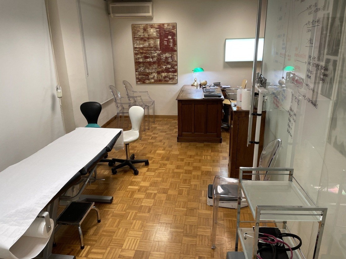 Dr. Manzanares' clinic in Barcelona